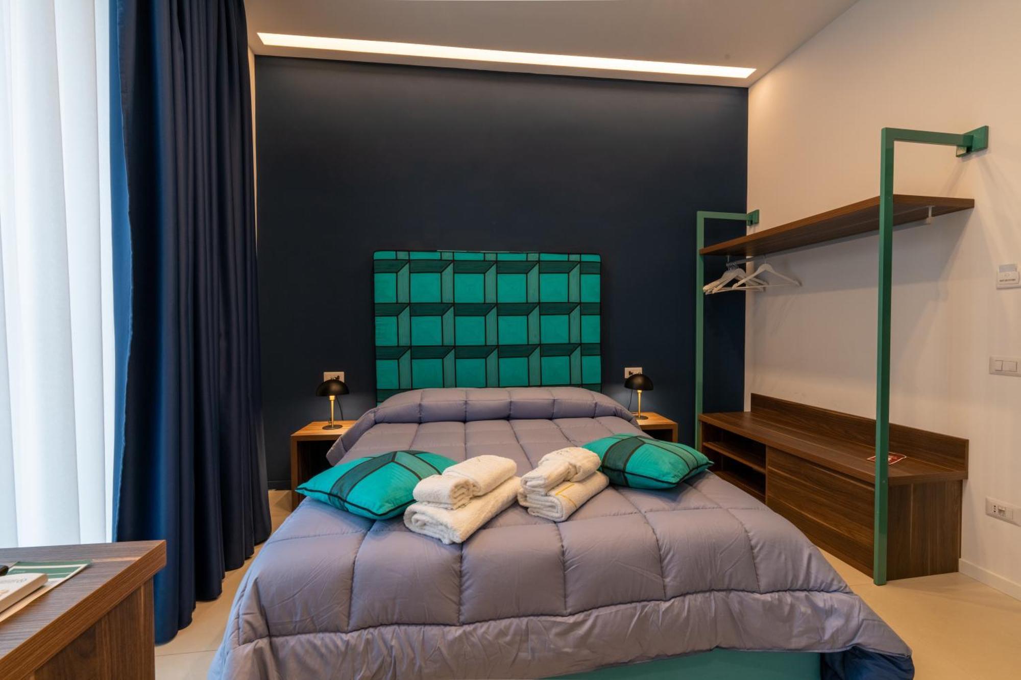 Fran City Suite Вико-Экуенсе Экстерьер фото